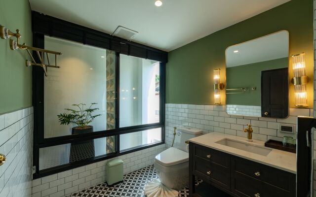 Shamrock Chiangmai Hotel - Adults Only