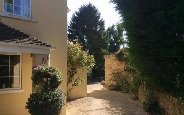 Holly House Bed & Breakfast