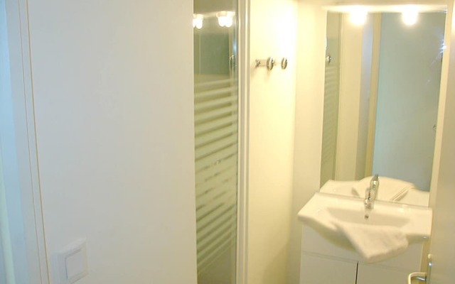 House With 5 Bedrooms in Saint-vincent-la-châtre, With Pool Access, Fu