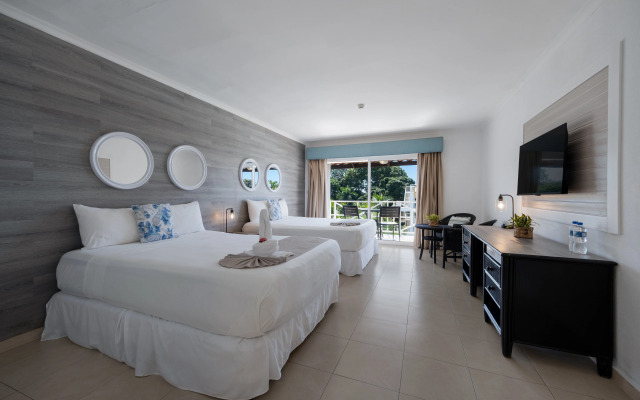 Playa Blanca Beach Resort - All Inclusive
