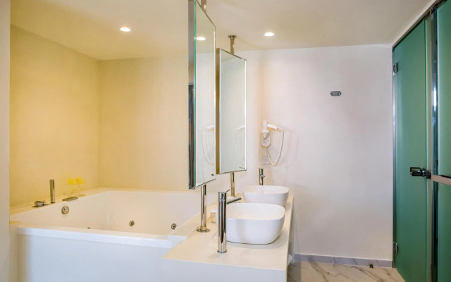 Samian Mare Hotel Suites & Spa