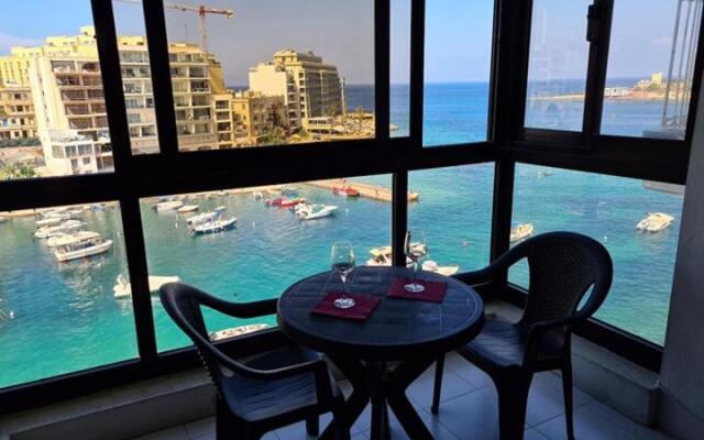 Spinola Bay Sea Front Apt 6