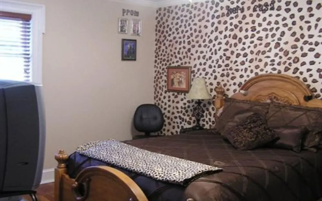 Shalom House Bed and Breakfast