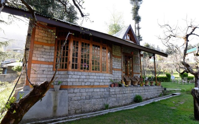 OYO 13351 Home Lavish 2BHK Hadimba Temple