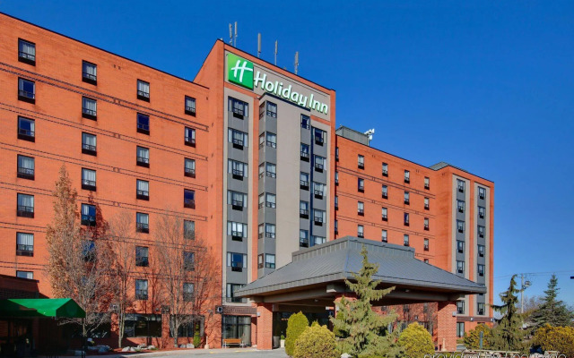 Holiday Inn & Suites Windsor Ambassador Bridge by IHG