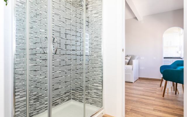 Almirante 903 JUST ON THE BEACH