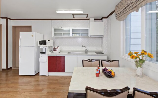 Geoje Eouleum Pension