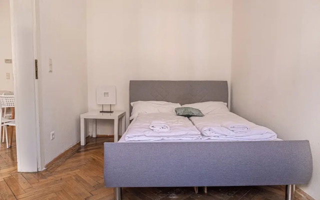 Comfortable 2BR Apartment Long Stay