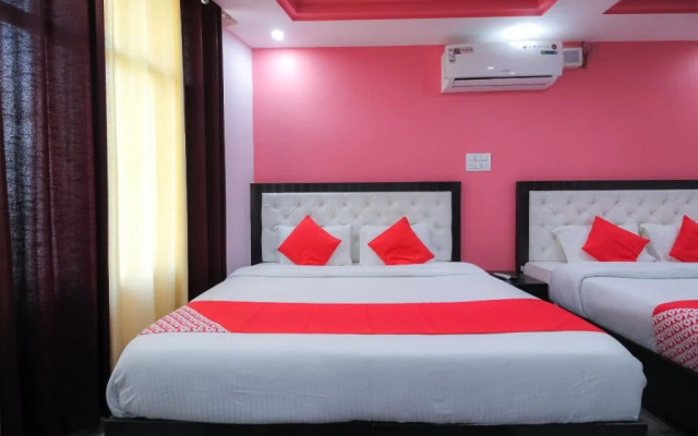 Hotel Sky Blue By OYO Rooms