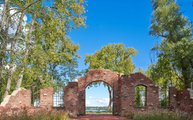 Hutton Brickyards Riverfront Hotel + Venue