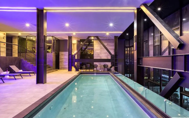 Downtown Designer Apartments by ULIV