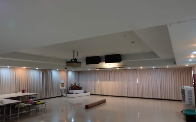 OYO 903 Madame Kim Hostel
