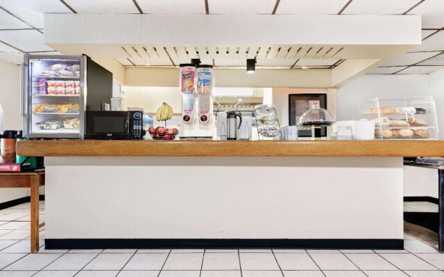 Travelodge by Wyndham Chambersburg