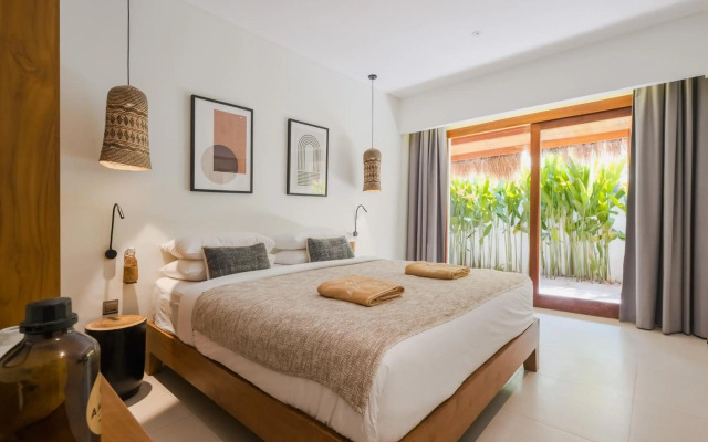 Amber Lombok Beach Resort