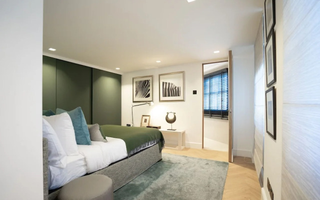 Cadogan Square - 2 Bedroom Apartment V