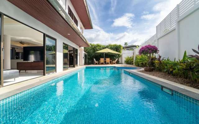 Tropical 3BR Pool Villa Amaya in Kamala