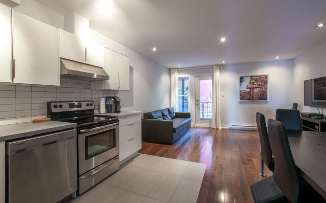 3 bedrooms 2 bathrooms Mont-Royal Apartment by Lux Montreal Vacations Rentals