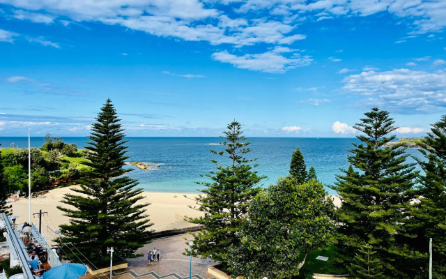 Coogee Sands Hotel and Apartments