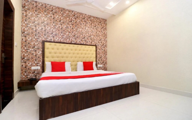 Azaad Lifestyle Hotel by OYO Rooms