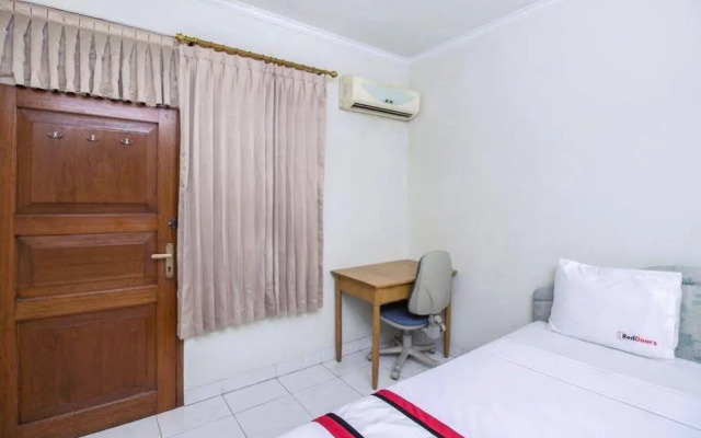 RedDoorz Near WTC Sudirman 2