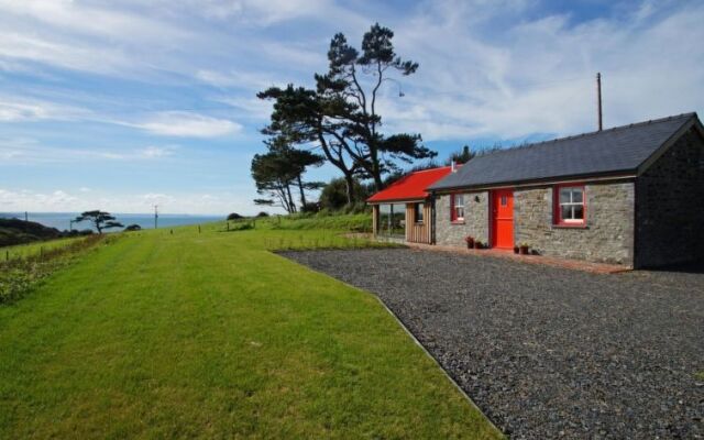 Holiday Home Cae Cwpwl