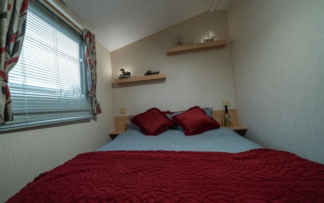 Inviting 3-bed Caravan on Sand Le Mere, Tunstall