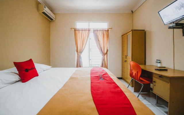 RedDoorz @ Jalan Gatot Subroto Jakarta – Guest Rooms – Jakarta