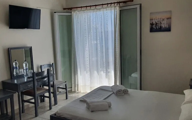 Artemis Hotel