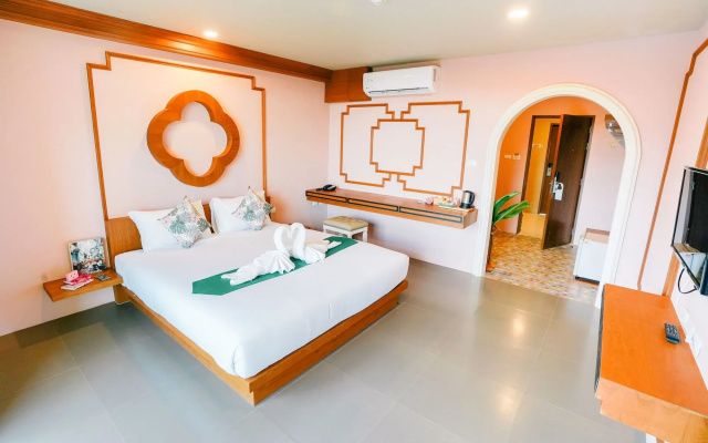 ROYAL PINEAPPLE HOTEL | A Welcome to Wealth and Good Fortune