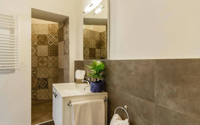 Santonofrio Apartments