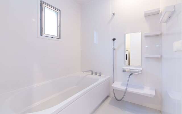 Regina Ishigaki Blue Stage