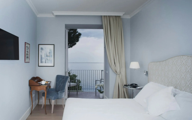 Hotel Riviera & Maximilians