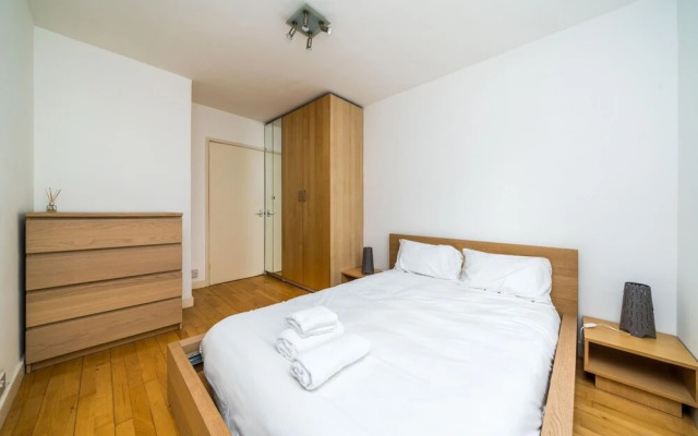 Lovely 1BD Flat + Private Balcony Near Portobello