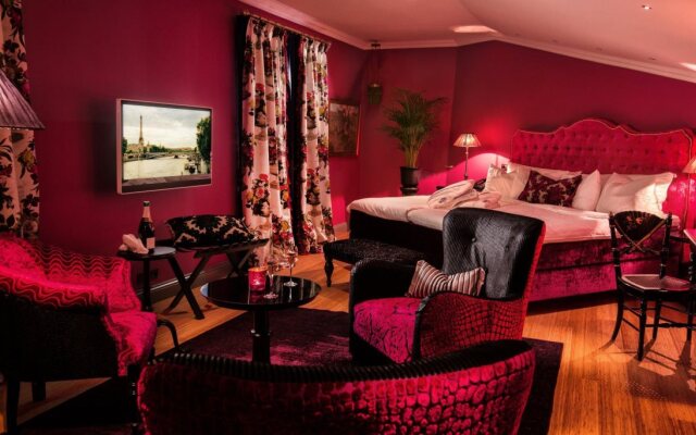 Dorsia Hotel & Restaurant
