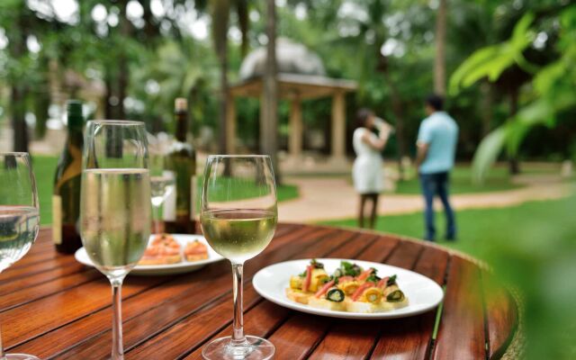Lakeside Chalet - Mumbai, Marriott Executive Apartments