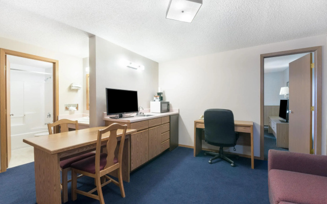 Super 8 by Wyndham Milbank SD