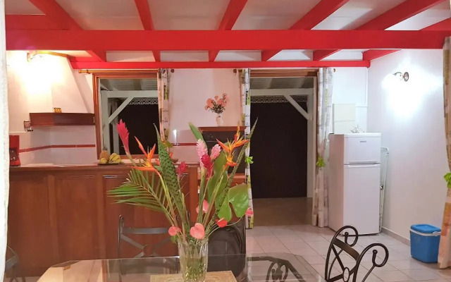 Les Petites Fleurs de Poirier