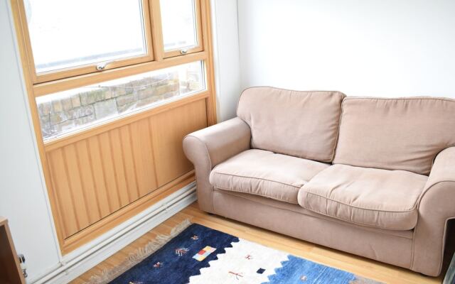 Lovely Flat in Brixton With Balcony