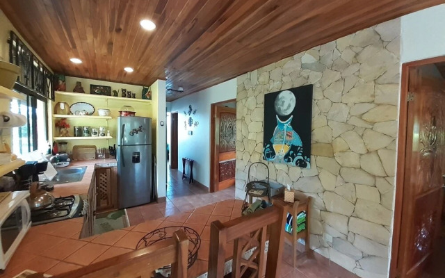 Encantada Guest House: Spectacular View & Excellent Reviews