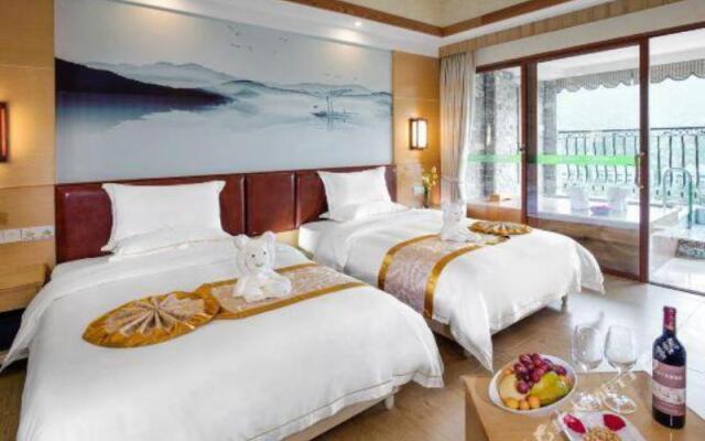 Xinyinzhan Hot Spring Holiday Resort