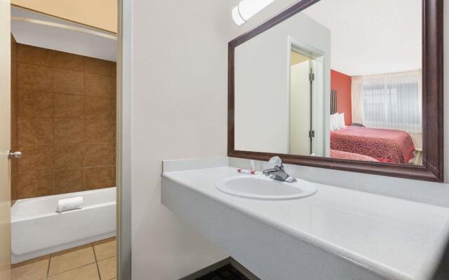 Executive Inn & Suites