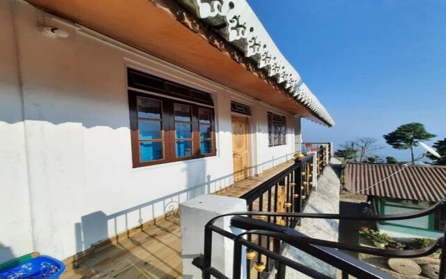 Goroomgo Lotus Born Homestay Darjeeling