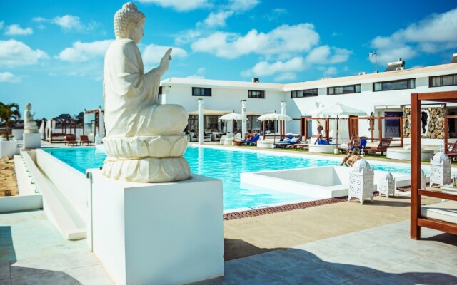 Hotel LIVVO Budha Beach