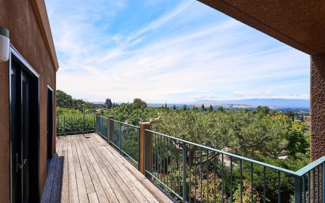 Scenic Bay View Sublime In East San Jose! 2 Bedroom Home