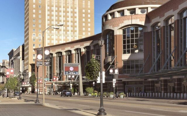 Courtyard by Marriott St. Louis Downtown/Convention Center