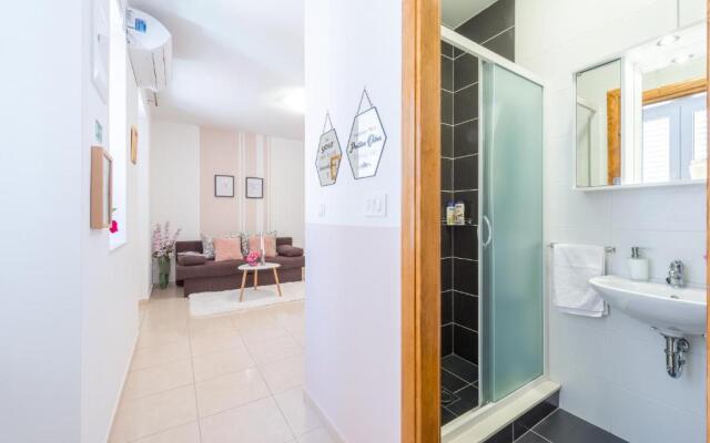 Fora Apartments