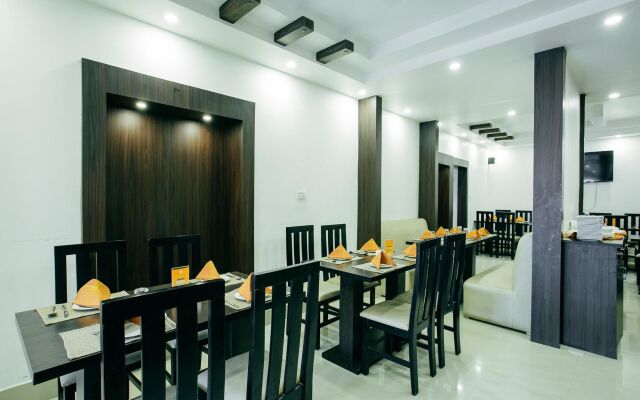 OYO 11474 Gangaur Regency Boutique Hotel