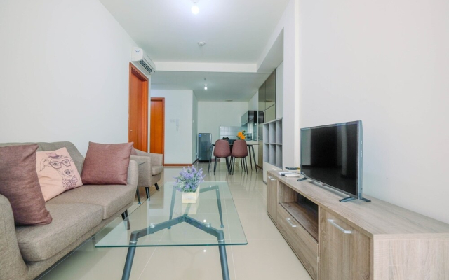 Cozy and Minimalist 2BR Green Bay Condominium Apartment