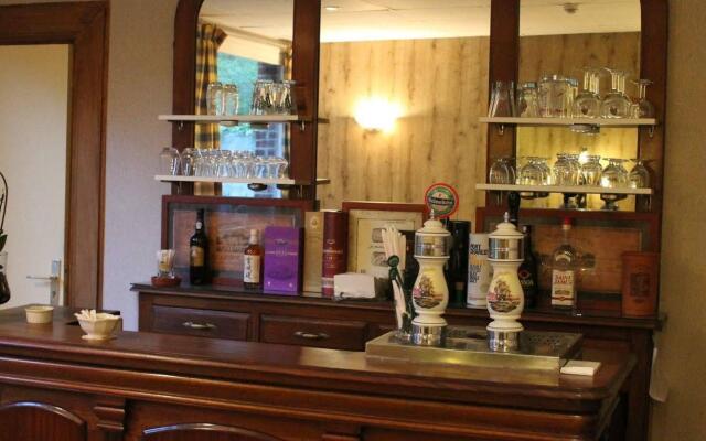 Hotel - Restaurant Le Clos des Cedres