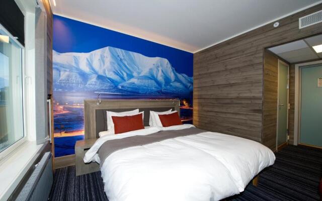 Svalbard Hotell - Polfareren